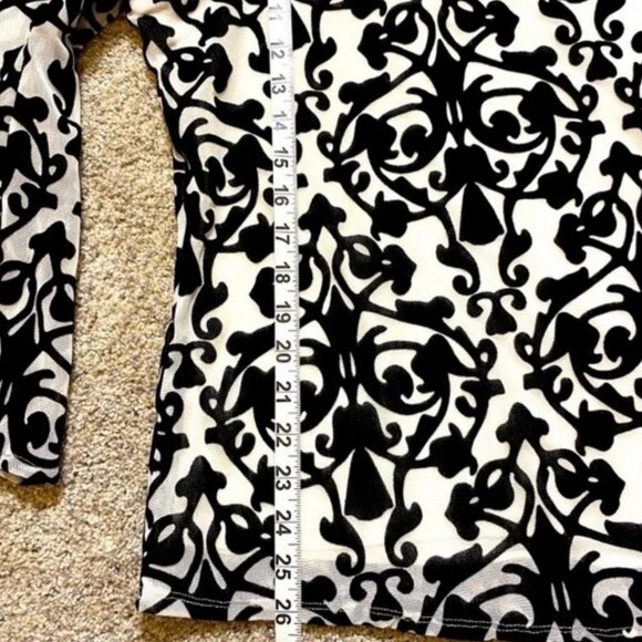 Alfani asymmetrical flocked flared sleeve damask pattern tunic. Women's XL - Picture 8 of 8